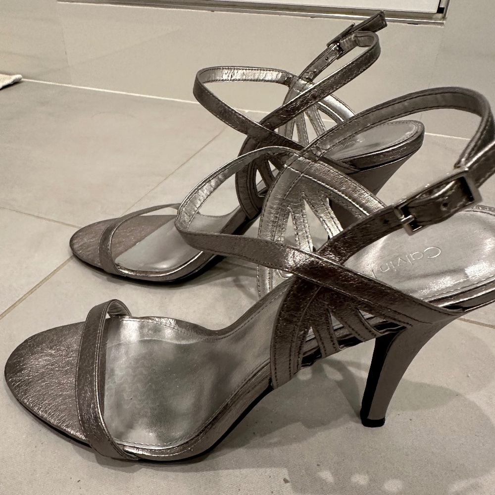 Calvin Klein Slate Silver Size 8 Evening Shoes